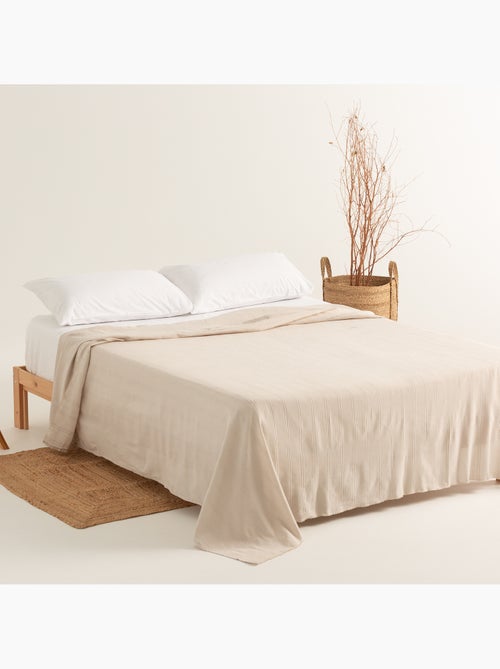 Manta tipo Plaid, tejido texturizado de hilo tintado, con borde rematado - Gamusi - Kiabi Manta tipo Plaid, tejido texturizado de hilo tintado, con borde rematado - Gamusi - Kiabi