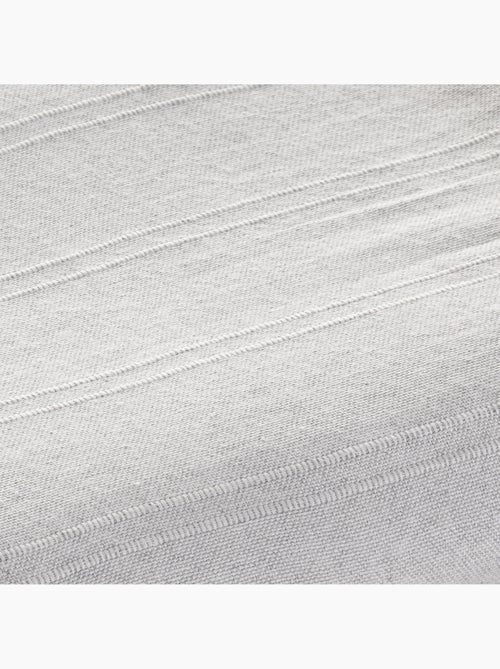 Manta tipo Plaid, tejido texturizado de hilo tintado, con borde rematado - Gamusi - Kiabi Manta tipo Plaid, tejido texturizado de hilo tintado, con borde rematado - Gamusi - Kiabi