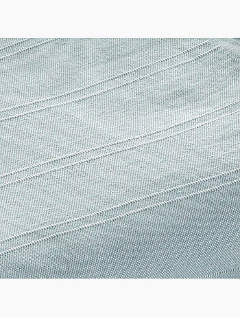 Manta tipo Plaid, tejido texturizado de hilo tintado, con borde rematado - Gamusi