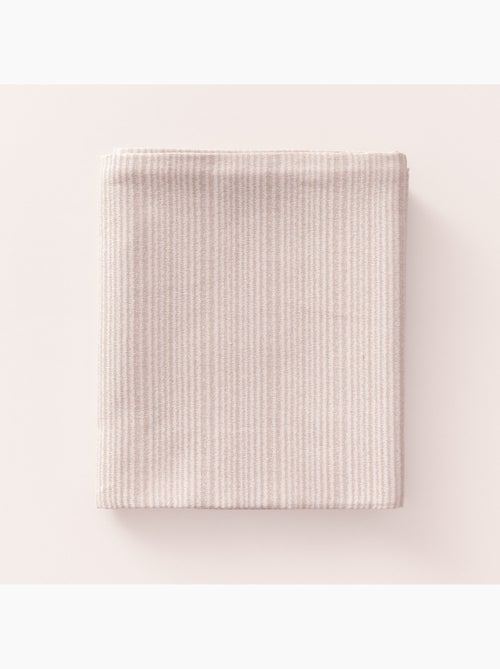 Mantel antimanchas con tejido texturizado a rayas finas - Gamusi. - Kiabi Mantel antimanchas con tejido texturizado a rayas finas - Gamusi. - Kiabi