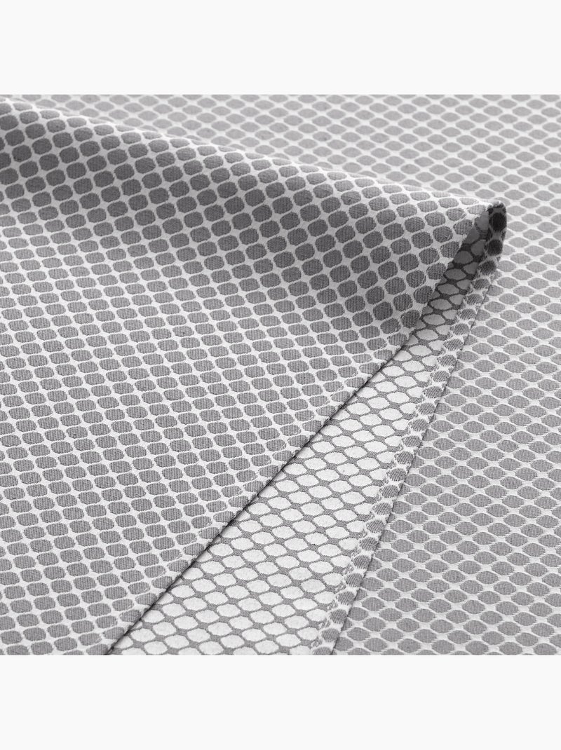 Mantel antimanchas con tejido texturizado, diseño cuadros en rejilla -  Gamusi. Gris antracita - Kiabi