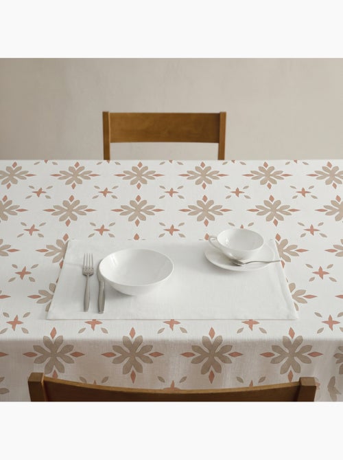 Mantel antimanchas estampado estilo mediterráneo, diseño geométrico floral - Gamusi. - Kiabi Mantel antimanchas estampado estilo mediterráneo, diseño geométrico floral - Gamusi. - Kiabi