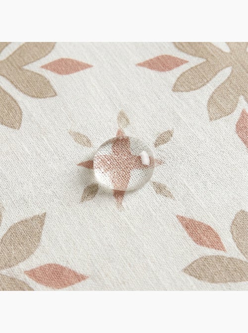 Mantel antimanchas estampado estilo mediterráneo, diseño geométrico floral - Gamusi. - Kiabi Mantel antimanchas estampado estilo mediterráneo, diseño geométrico floral - Gamusi. - Kiabi