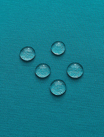 Mantel cuadrado con revestimiento antimanchas