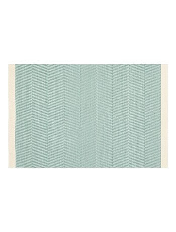 Mantel individual tejido con ribete