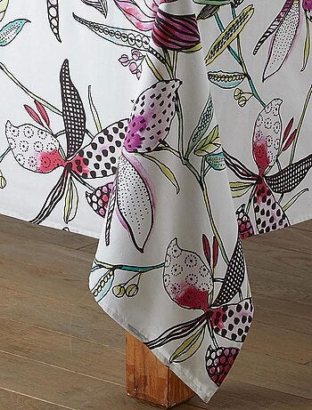 Mantel plastificado con flores exóticas