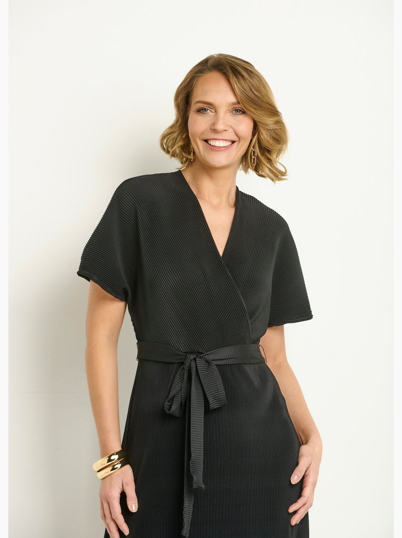 Maxivestido plisado con cinturón y escote en V - AFIBEL Negro - Kiabi