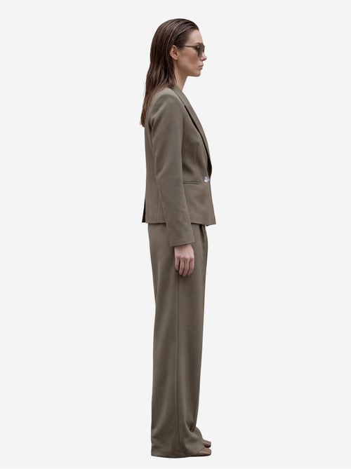 Mi moda blazer con cuello chal y botones my fashion - Kiabi Mi moda blazer con cuello chal y botones my fashion - Kiabi
