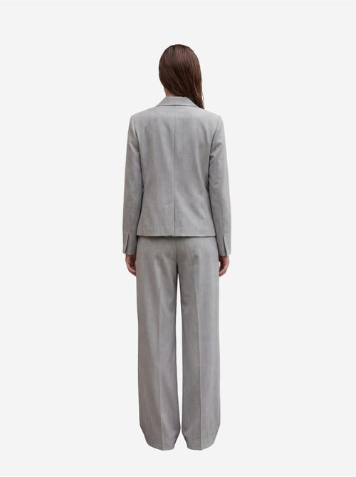 Mi moda blazer con cuello chal y botones my fashion - Kiabi Mi moda blazer con cuello chal y botones my fashion - Kiabi