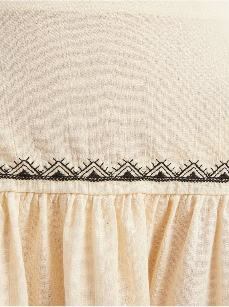 Minifalda bordada con volantes y cintura alta Beige natural - Kiabi