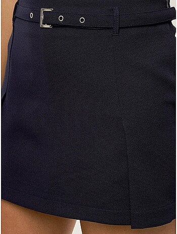 Minifalda pantalón con cinturón