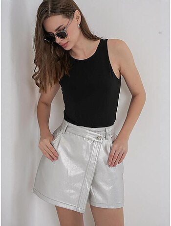 Minifalda pantalón de tela metalizada de cintura alta con cierre de botón bdart