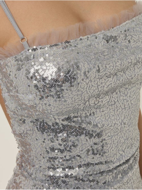 Minivestido ajustado con lentejuelas y cuello cuadrado - Kiabi Minivestido ajustado con lentejuelas y cuello cuadrado - Kiabi