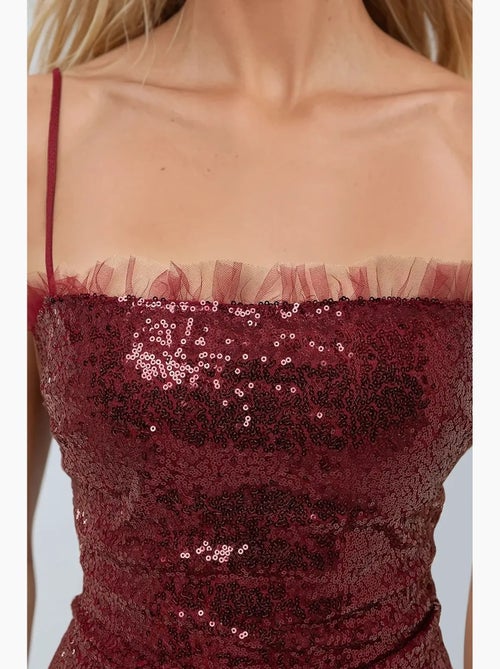Minivestido ajustado con lentejuelas y cuello cuadrado hiccup - Kiabi Minivestido ajustado con lentejuelas y cuello cuadrado hiccup - Kiabi