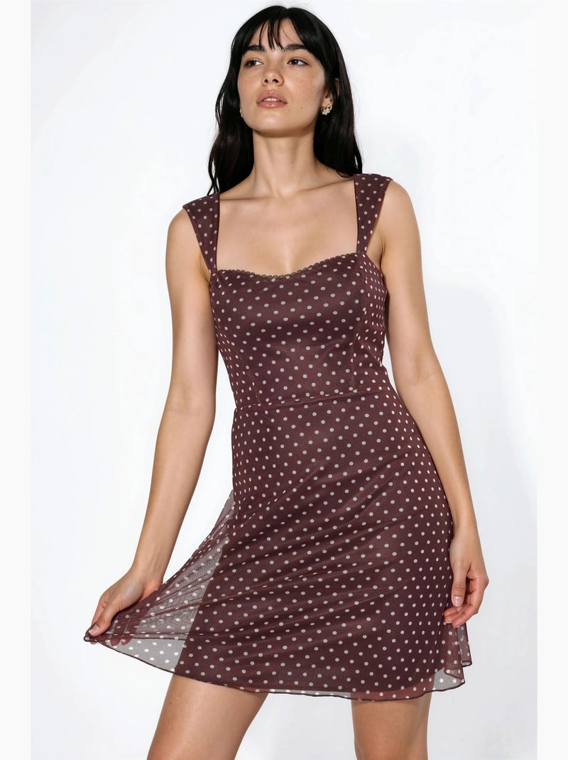 Minivestido con cuello en forma de corazón y estampado de lunares. Hiccup Blanco Marrón - Kiabi