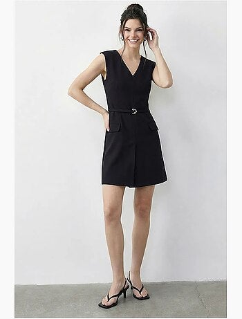Minivestido con escote en v y cinturón de lucci
