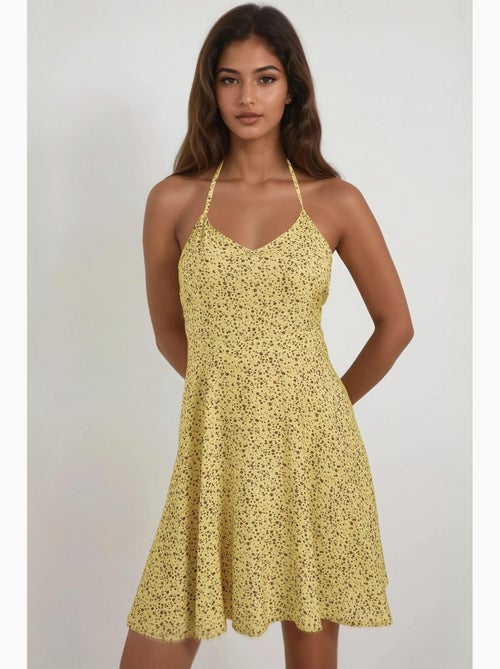 Minivestido con estampado de flores. Hiccup - Kiabi Minivestido con estampado de flores. Hiccup - Kiabi