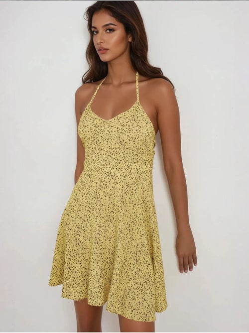 Minivestido con estampado de flores. Hiccup - Kiabi Minivestido con estampado de flores. Hiccup - Kiabi