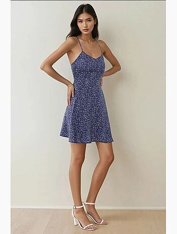 Minivestido con estampado de flores. Hiccup