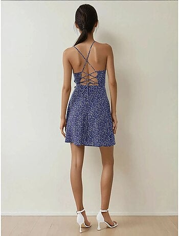 Minivestido con estampado de flores. Hiccup