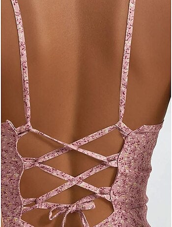 Minivestido con estampado de flores. Hiccup