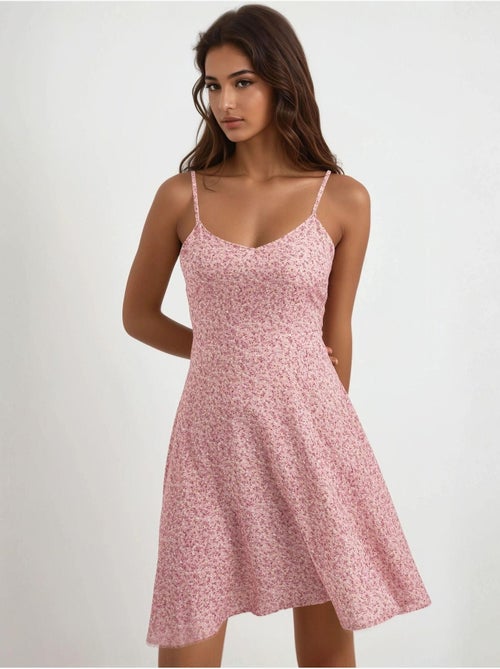 Minivestido con estampado de flores. Hiccup - Kiabi Minivestido con estampado de flores. Hiccup - Kiabi