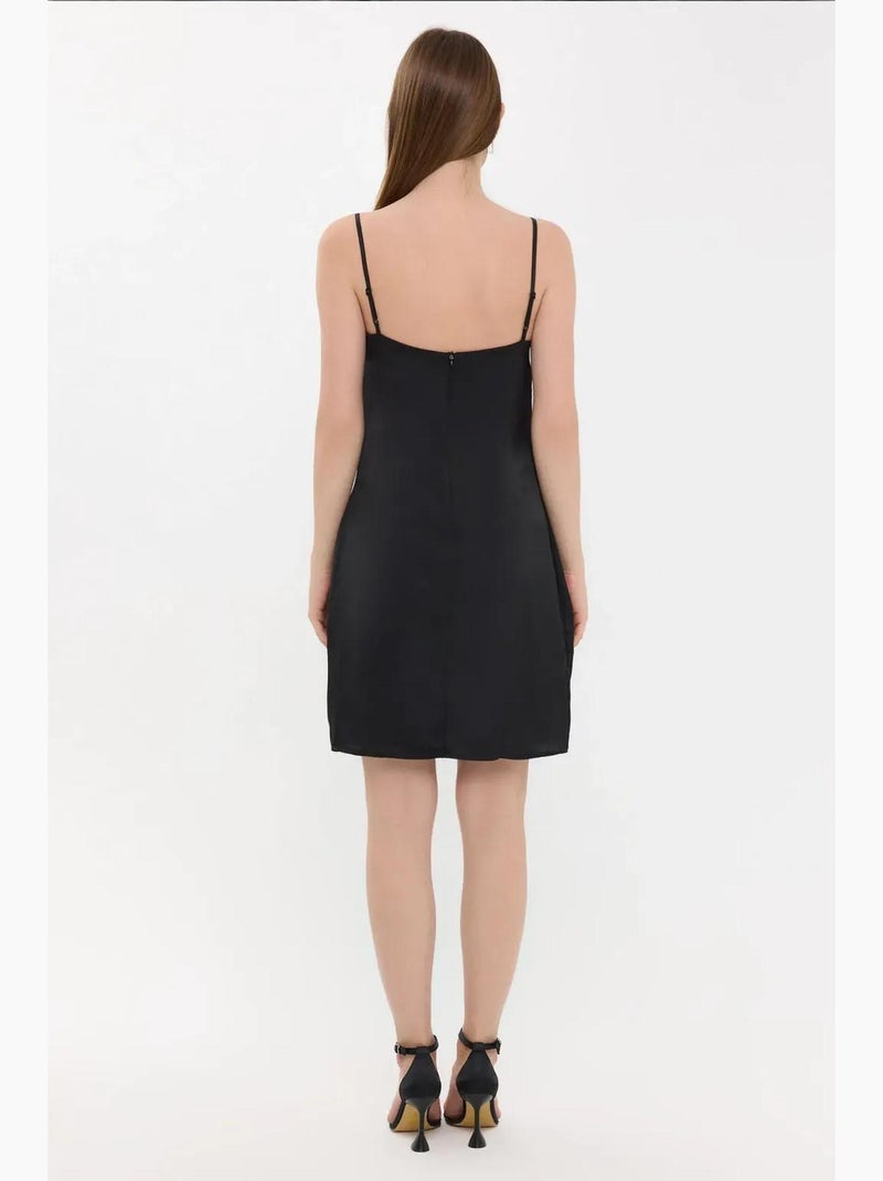 Minivestido con tirantes finos y lazo en la parte delantera hiccup Negro - Kiabi
