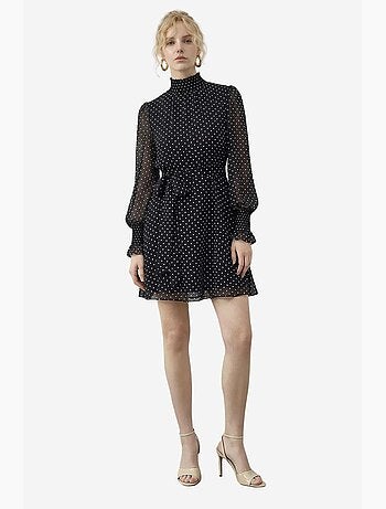 Minivestido de cuello alto con estampado de lunares de con cinturón. Lucci