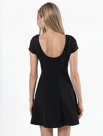 Minivestido skater con escote en u busem