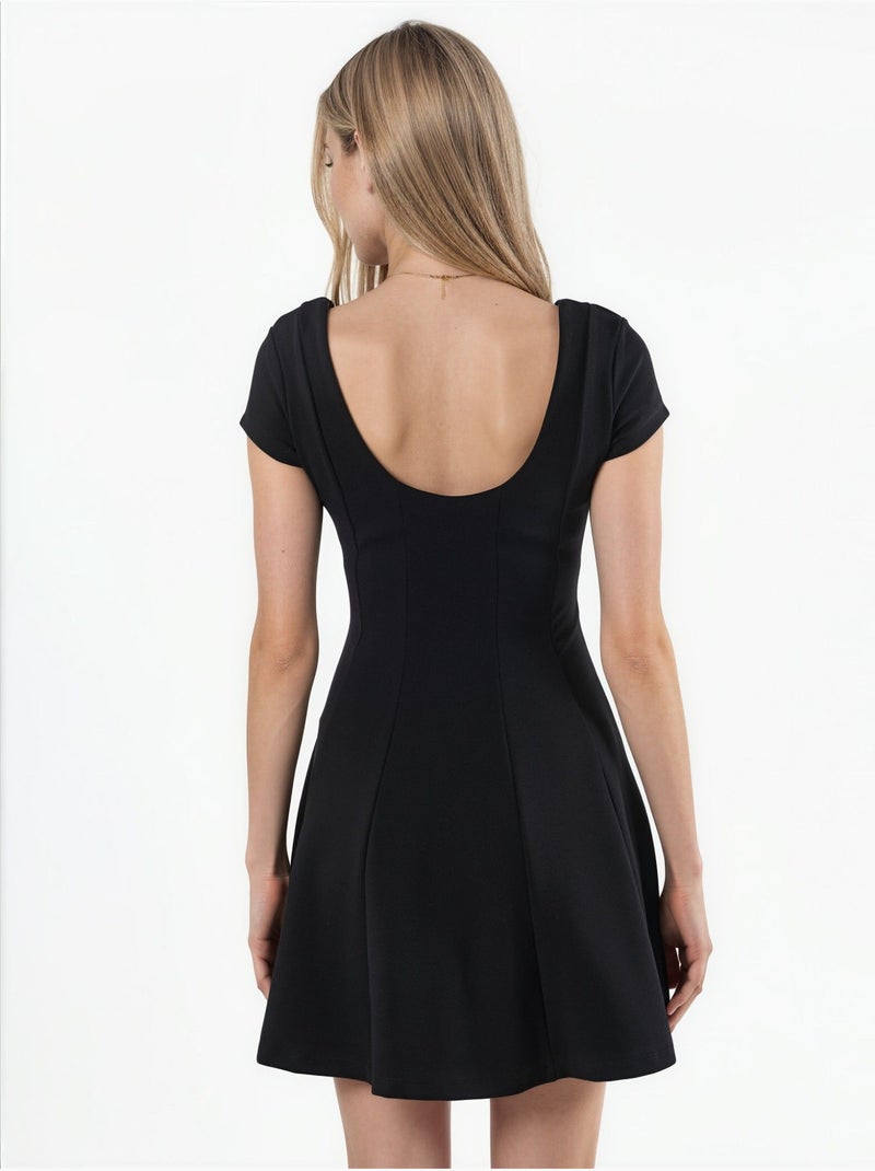 Minivestido skater con escote en u busem Negro - Kiabi