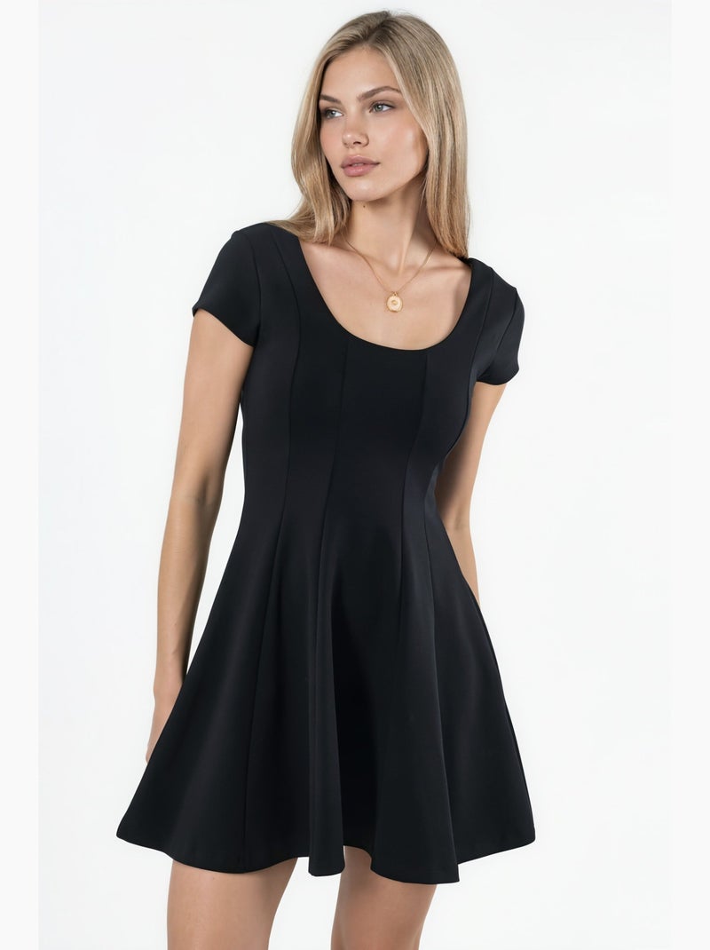 Minivestido skater con escote en u busem Negro - Kiabi