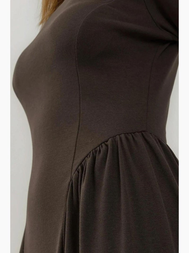 Minivestido texturizado con cuello barco hiccup Marrón oscuro - Kiabi