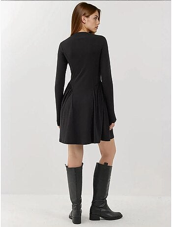 Minivestido texturizado con cuello barco hiccup