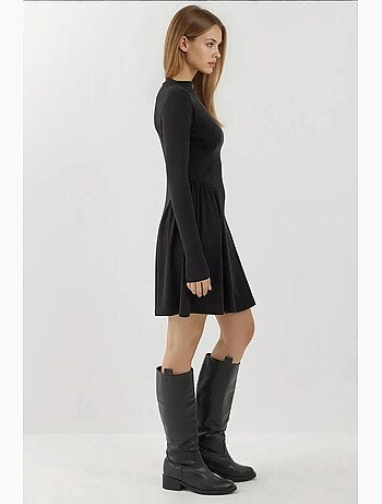 Minivestido texturizado con cuello barco hiccup