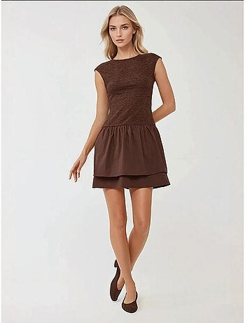 Minivestido texturizado con cuello redondo