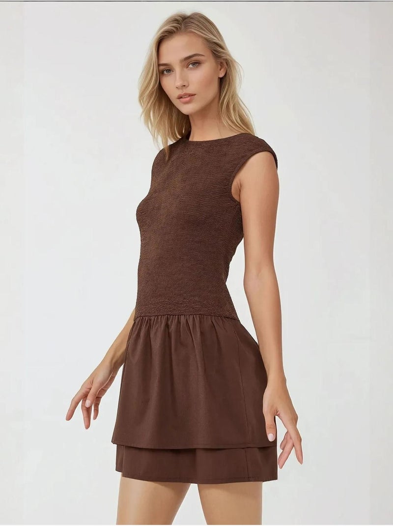 Minivestido texturizado con cuello redondo Marrón - Kiabi