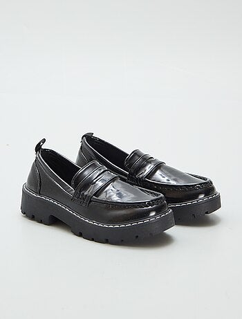 Mocasines de charol sintético