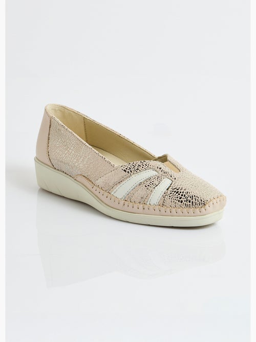 Mocasines de cuña de piel con ancho suave y cómodo. - Afibel - Kiabi Mocasines de cuña de piel con ancho suave y cómodo. - Afibel - Kiabi