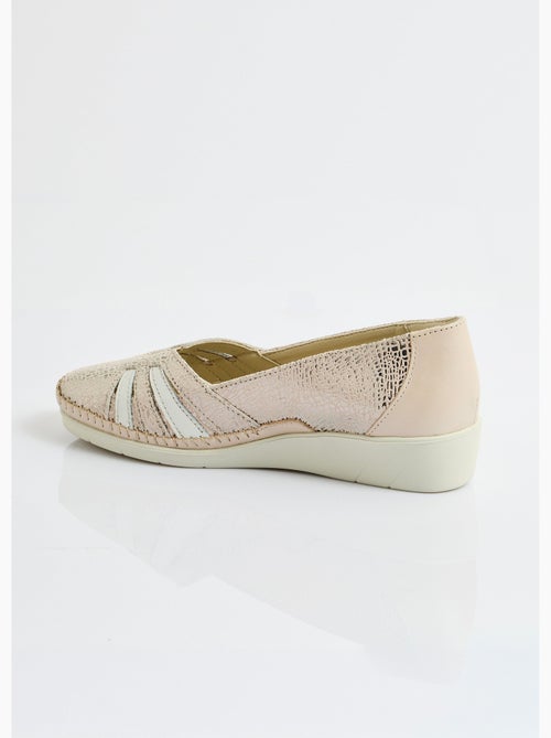 Mocasines de cuña de piel con ancho suave y cómodo. - Afibel - Kiabi Mocasines de cuña de piel con ancho suave y cómodo. - Afibel - Kiabi