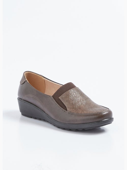 Mocasines de cuña de piel con elástico de ancho amplio - Afibel - Kiabi Mocasines de cuña de piel con elástico de ancho amplio - Afibel - Kiabi