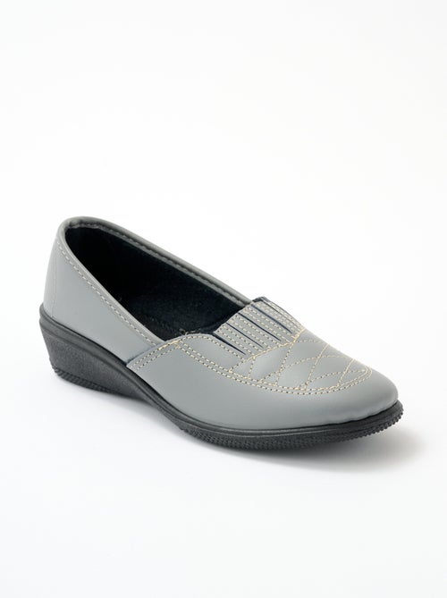Mocasines de piel anchos confort elásticos - Afibel - Kiabi Mocasines de piel anchos confort elásticos - Afibel - Kiabi