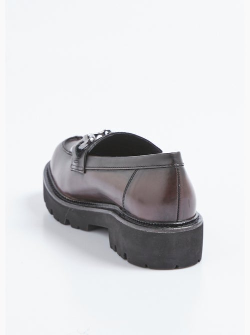 Mocasines de piel con detalle metálico y suela dentada - AFIBEL - Kiabi