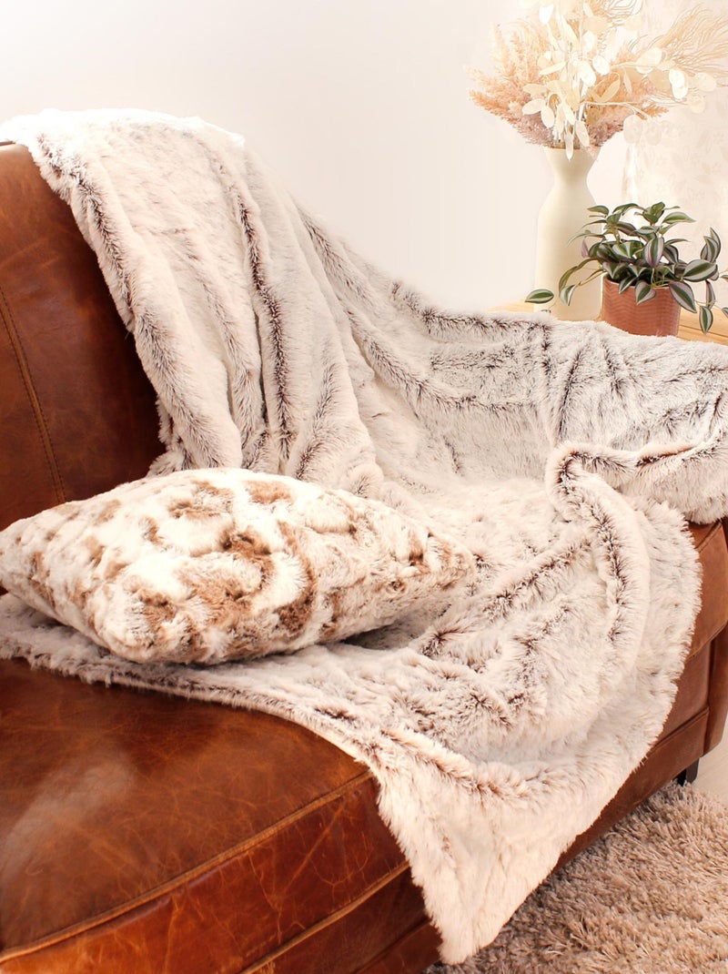 Moderna manta de imitación de piel Taupe - Kiabi