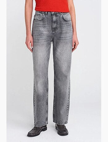 Mom jeans de tiro alto y pernera recta dilvin