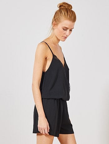 Mono corto con cuello de encaje - Kiabi