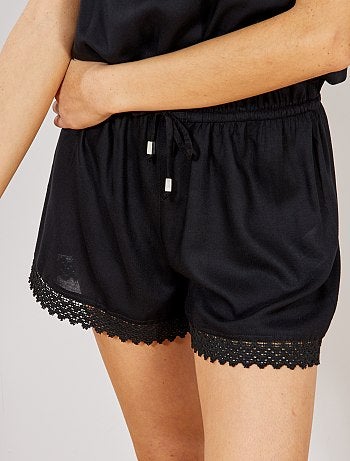 Mono corto con detalle de macramé en el cuello - Kiabi