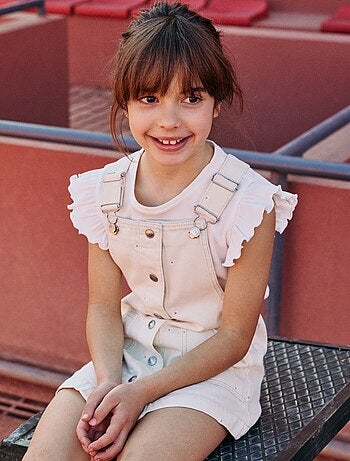 Mono corto con flores bordadas