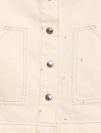 Mono corto con flores bordadas