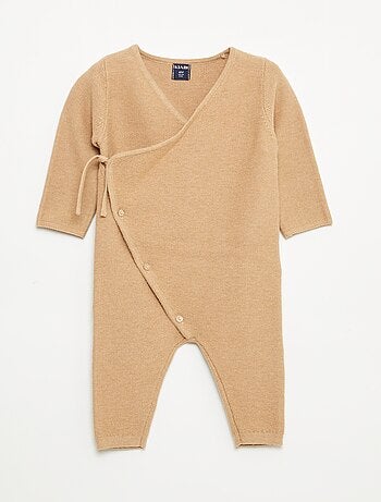 Mono de punto con abertura cruzada