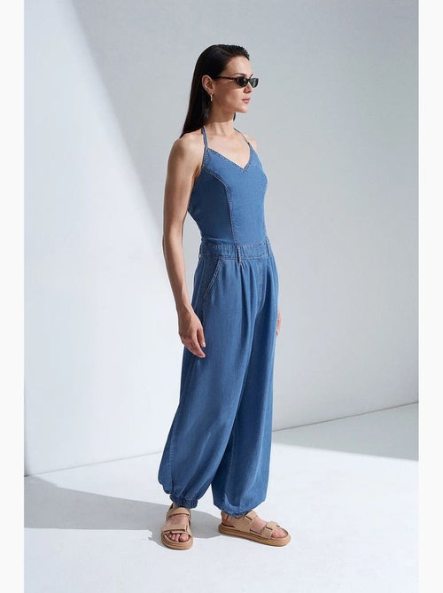 Mono halter de pernera ancha dilvin - Kiabi Mono halter de pernera ancha dilvin - Kiabi